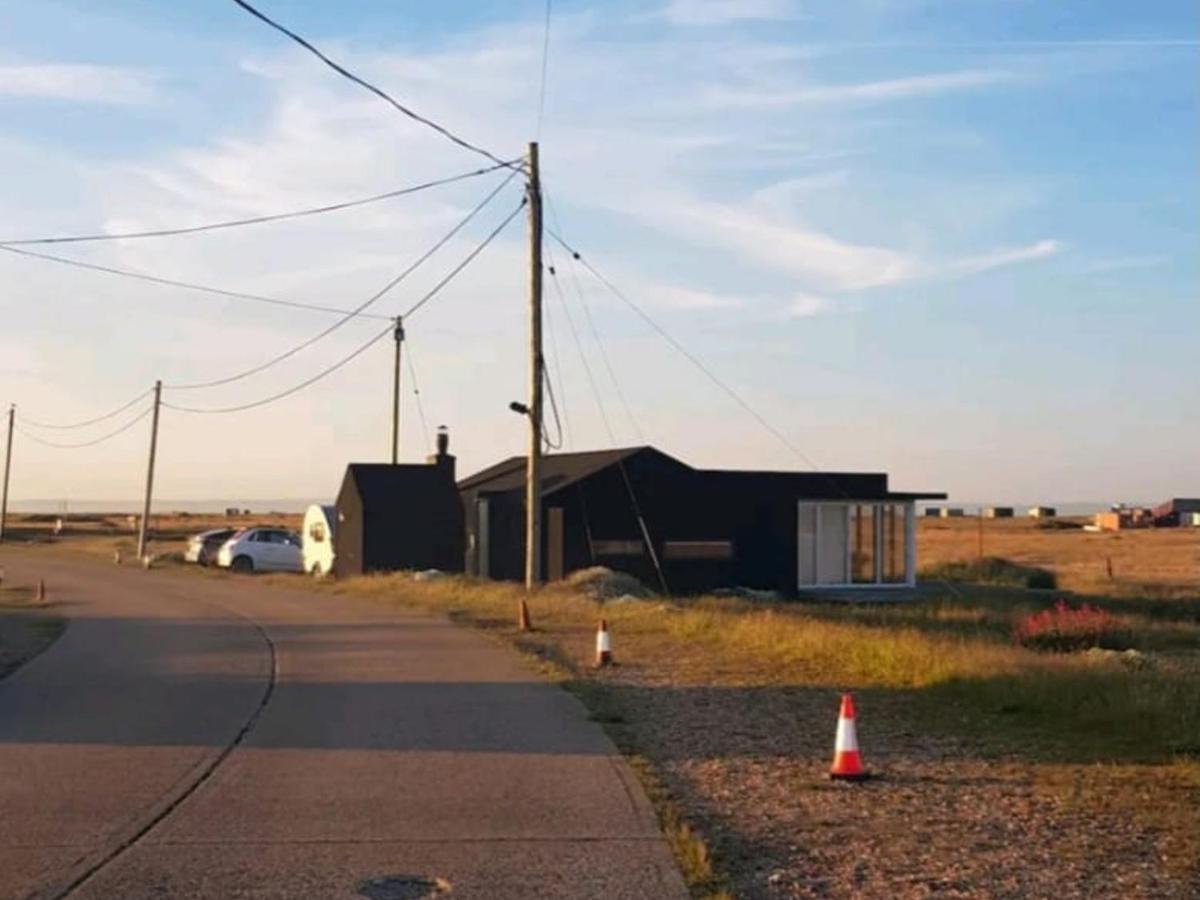 Pass The Keys Fabulous Beach Front Holiday Location Lydd Exterior photo